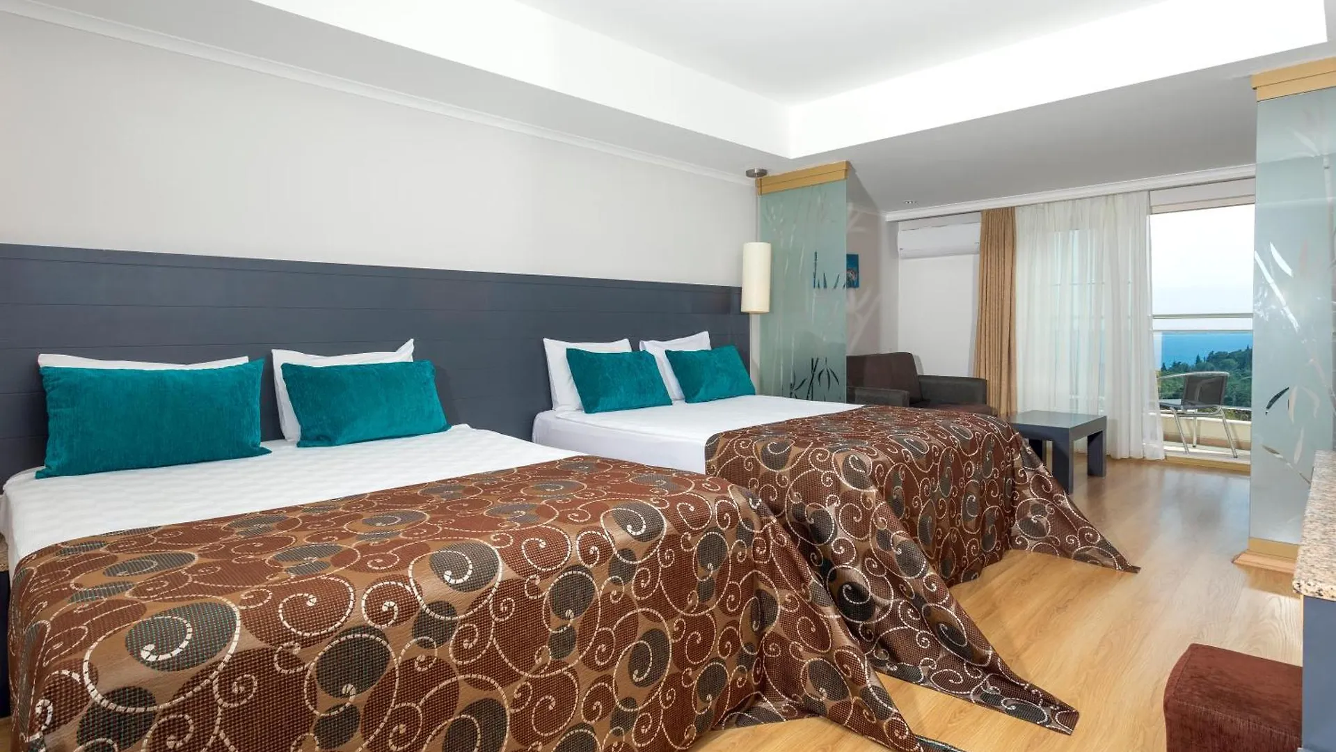 Sealight Resort Hotel Кушадасы